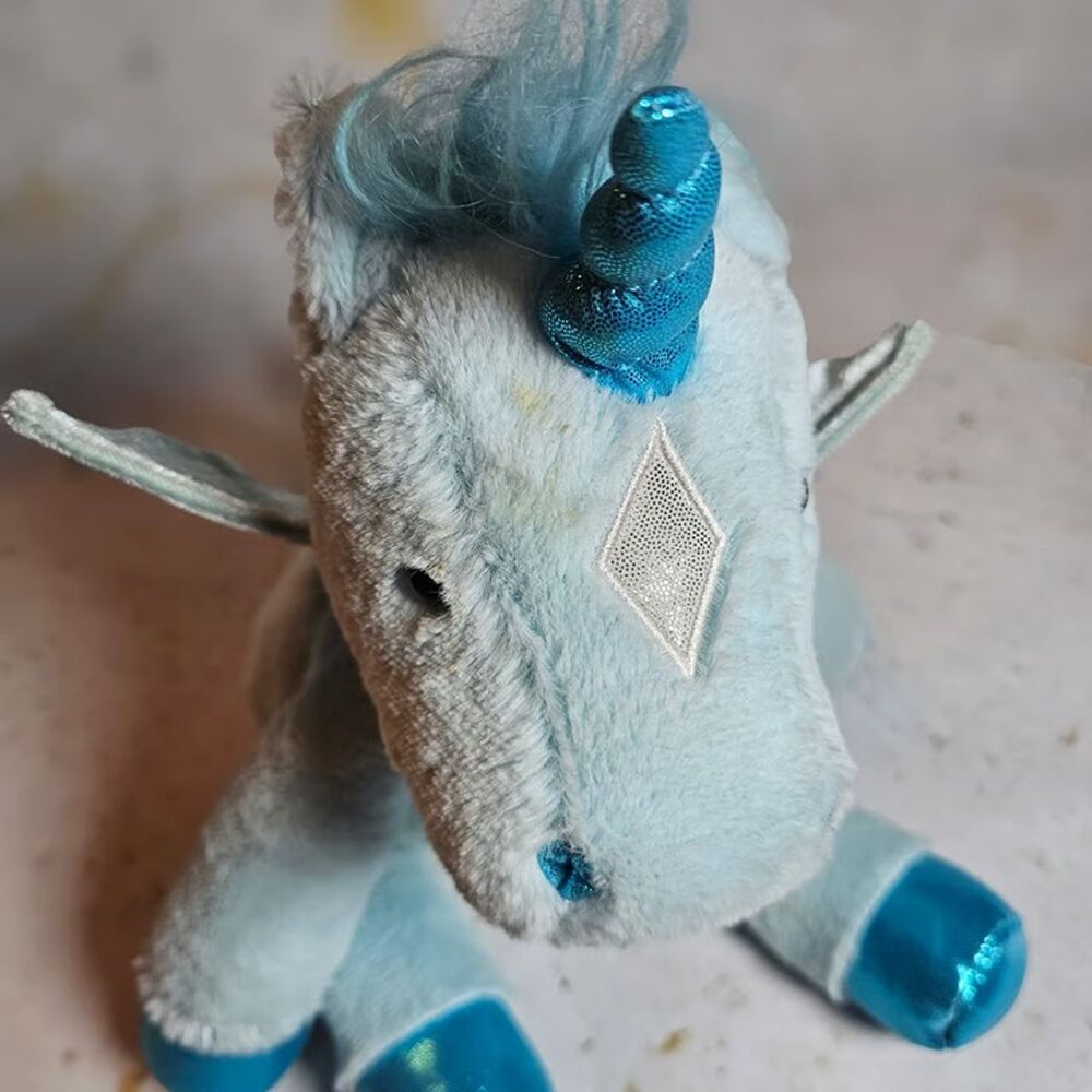 Scentsy Halley the Unicorn Buddy no scent pak